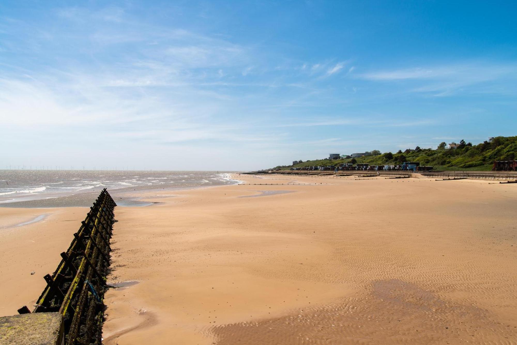 Lovely 8 Berth Caravan At St Osyth Beach Holiday Park Ref 28101G Clacton-on-Sea Dış mekan fotoğraf